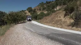Demirci’deki 45 kilometrelik yol yenileme çalışmaları vatandaşları sevindiriyor