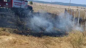 Bolu'da anız yangını vatandaşların müdahalesiyle büyümeden kontrol altına alındı