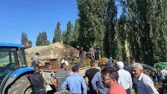 Sarıkamış'ta yangın felaketi: 800 balya ot kullanılamaz hale geldi