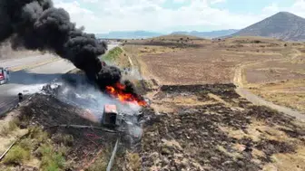 Nevşehir'de madeni yağ yüklü tırın devrilmesi sonucu şoför yaşamını yitirdi