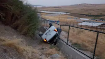 Adıyaman'da otomobil kontrolden çıkarak şarampole yuvarlandı