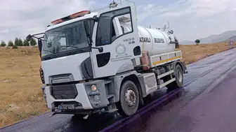 Afyonkarahisar'da yolda meydana gelen ilginç olay araç sürücülerini paniğe sevk etti