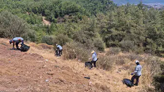 Marmaris'te seyir terasları için kapsamlı temizlik çalışması