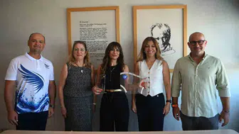 Kuşadası'nda yüzme yarışı ile kız öğrencilerin eğitimine destek sağlanacak
