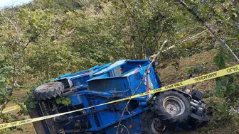 Ordu'da tarım aracı devrildi: 2 hayatını kaybetti, 10 kişi yaralandı