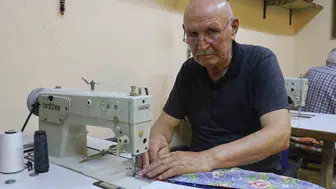 Terzilik mesleğine 65 yıl adayan Mustafa Arslan’ın kıyafet hikayesi