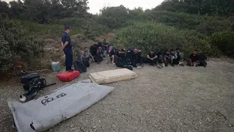Çeşme'de düzenli göçmen operasyonu: 16 kişi yakalandı
