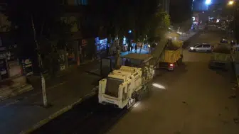Ardahan'da asfalt yenileme çalışmaları gece saatlerinde sürdürülüyor