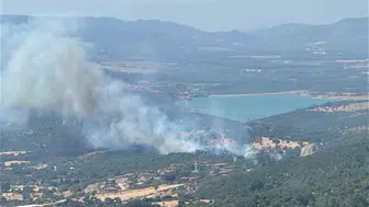 Çanakkale'deki yangına havadan ve karadan müdahele devam ediyor