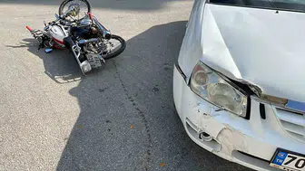 Karaman'da motosiklet ve otomobil çarpıştı: Bir yaralı