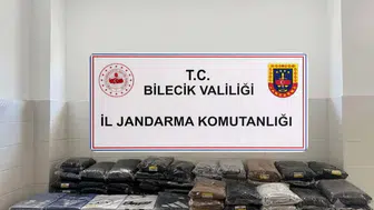 Bilecik'te yolcu otobüsünde 750 bin liralık kaçak giyim bulundu