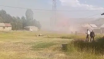 Yüksekova'da çıkan yangında büyük zarar: 6 bin 500 bağ ot yok oldu