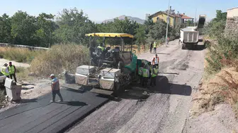 Hacılar'da ulaşım altyapısı güçleniyor: 1.450 ton asfalt serildi
