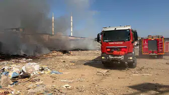 İzmir'de mobilyacı esnafı yangın tehdidiyle yaşıyor