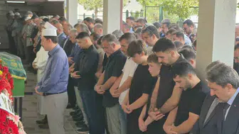 Afyonkarahisar'da eğitim camiasını yasa boğan ölüm: İsmail Altınkaynak'ın annesi Rüveyde Altınkaynak'ın cenaze töreni