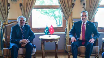 Hakan Fidan, Pakistan'ın dışişleri bakanı Ishaq Dar ile İstanbul'da buluştu