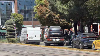Hatalı park, eskişehir'de cadde trafiğini kilitledi