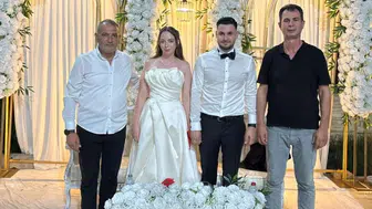 Baklavayla başlayan aşk, düğün pastası ile taçlandı