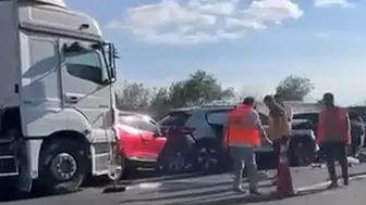 Sakarya'da 12 aracın karıştığı zincirleme kaza: 6 yaralı