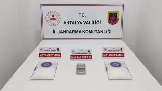Antalya'da jandarmadan otel odasına uyuşturucu operasyonu: iki kişi tutuklandı