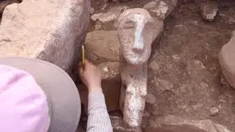 Karahantepe'de keşfedilen 11 bin yıllık heykel, tarih öncesi döneme ışık tutuyor