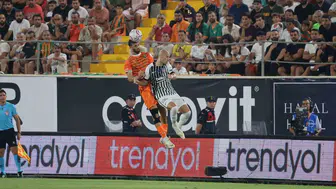 Corendon Alanyaspor ve Beşiktaş, ilk yarıda golsüz eşitlikle ayrıldı