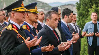 Bilecik’te zafer bayramı coşkusu: Şehitlik ziyareti yapıldı