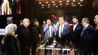 Sincan yaz festivalinde müzik ve lezzet buluştu: Mavi Gri konseri göz doldurdu