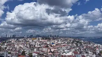 İstanbul'da sıcak hava yerini serin havaya bıraktı: Bulut geçişleri görsel şölen sundu