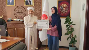 İtalya uyruklu Annachiara Ferrara, Eskişehir'de İslam dinini kabul etti