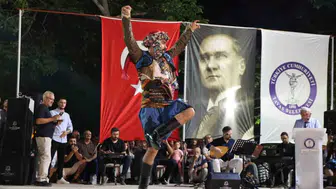 Zeybek kültürü Tavas’ta coşkuyla yaşatıldı: Zeybek Ateşi gecesi