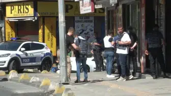 Gaziosmanpaşa'da silahlı saldırı: Eşine ateş eden şüpheli iş yerinde kendine silah dayadı