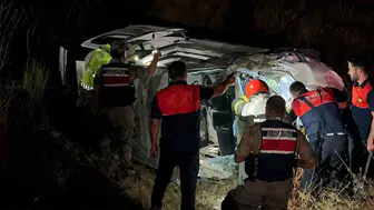 Bitlis tatvanda iki aracın çarpışması sonucu dört kişi yaralandı