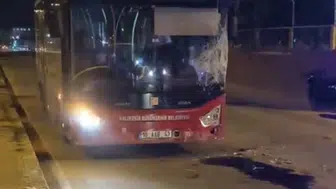 Bandırma'da otobüs ve motosiklet çarpıştı: 17 yaşındaki sürücü hastaneye kaldırıldı