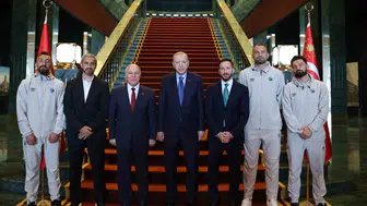 Cumhurbaşkanı Erdoğan, Erzurumspor FK'yı kabul etti