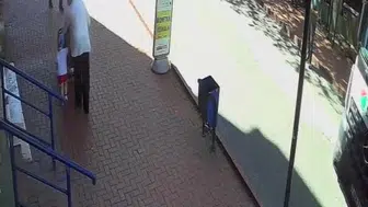 Çöp kovasını ezip geçen beton mikserine 10 bin lira ceza