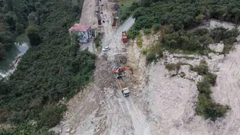 Ordu'da ulaşıma kapanan yolu açmak için fore kazık çalışmaları hızlandı