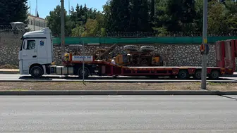 Burdur'da tır kazası: Greyder devrildi, ulaşım aksadı
