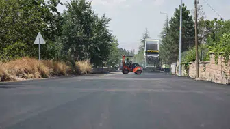 Hacılar'da ulaşım altyapısı güçleniyor: Asfalt çalışmaları devam ediyor