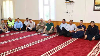 Vali Küçük, köylere çıkarma yaptı: Talepleri yerinde dinledi