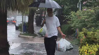 Bartın'da kuvvetli sağanak yağış günlük yaşamı zorlaştırdı