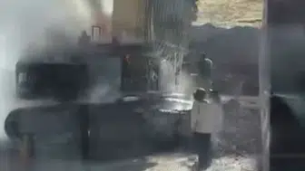 Siirt’te demiryolu şantiyesinde iş makinesi yangını: Ekipler hızla müdahale etti