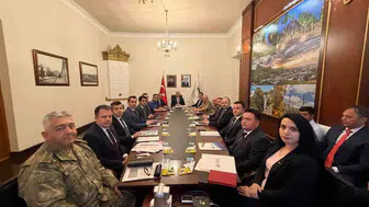 Kars'ta güvenlik zirvesi: okul güvenliği ve sınır tedbirleri öncelikli gündem