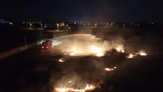 Aksaray'da yangın paniği: Ot alevleri mahalleyi sardı