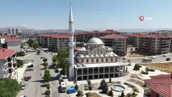 Yıldırımın yıktığı cami minaresi 4 ayda yeniden inşa edildi