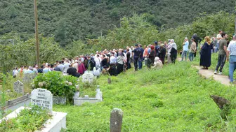 Giresun'da sel felaketiyle yaşamını yitiren Mehmet Akkaya son yolculuğuna uğurlandı