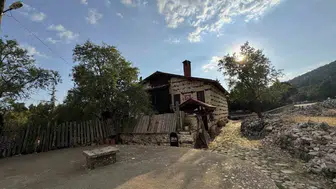Tarihi Sarıhacılar köyü, betonsuz mimarisiyle dikkat çekiyor