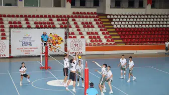 Manisalı sporcular voleybolda Türkiye ikinciliğine ulaştı