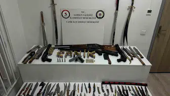 Canik'te gerçekleştiren operasyonla ruhsatsız silahlar ele geçirildi