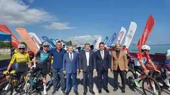 Samsun'da uluslararası bisiklet turunun ilk etabı pedal çevirdi